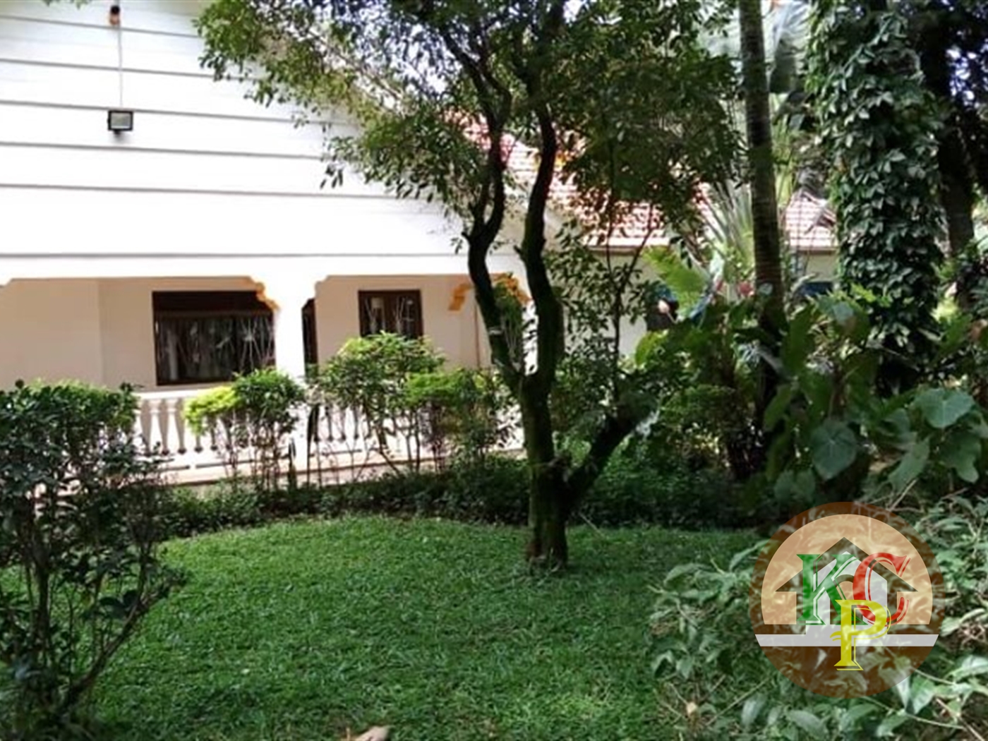 Bungalow for rent in Kololo Kampala