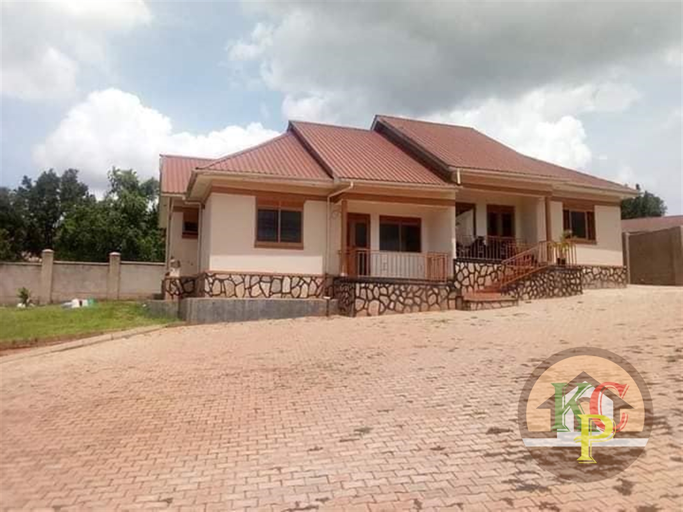 Bungalow for rent in Kisaasi Kampala