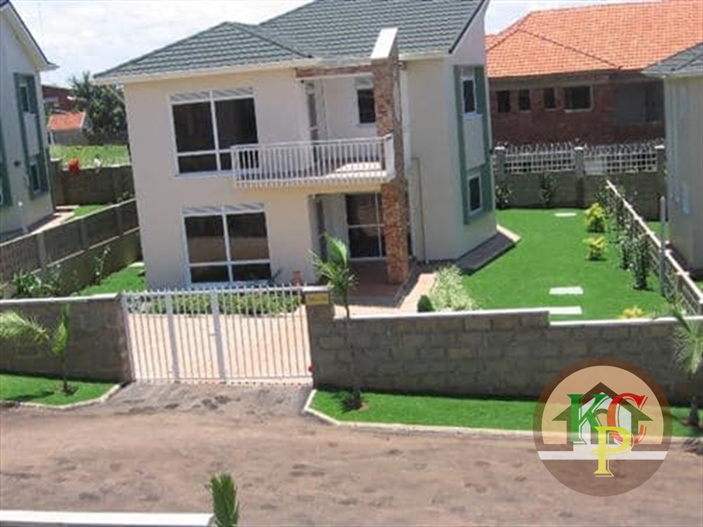 Villa for sale in Lubowa Wakiso