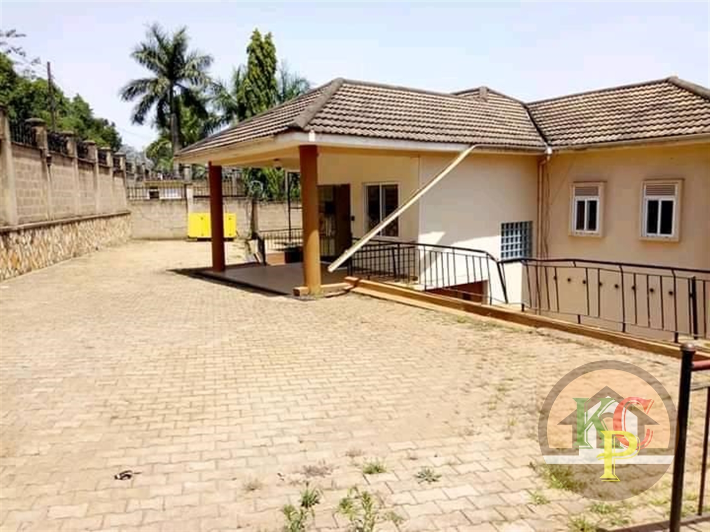 Bungalow for rent in Kololo Kampala