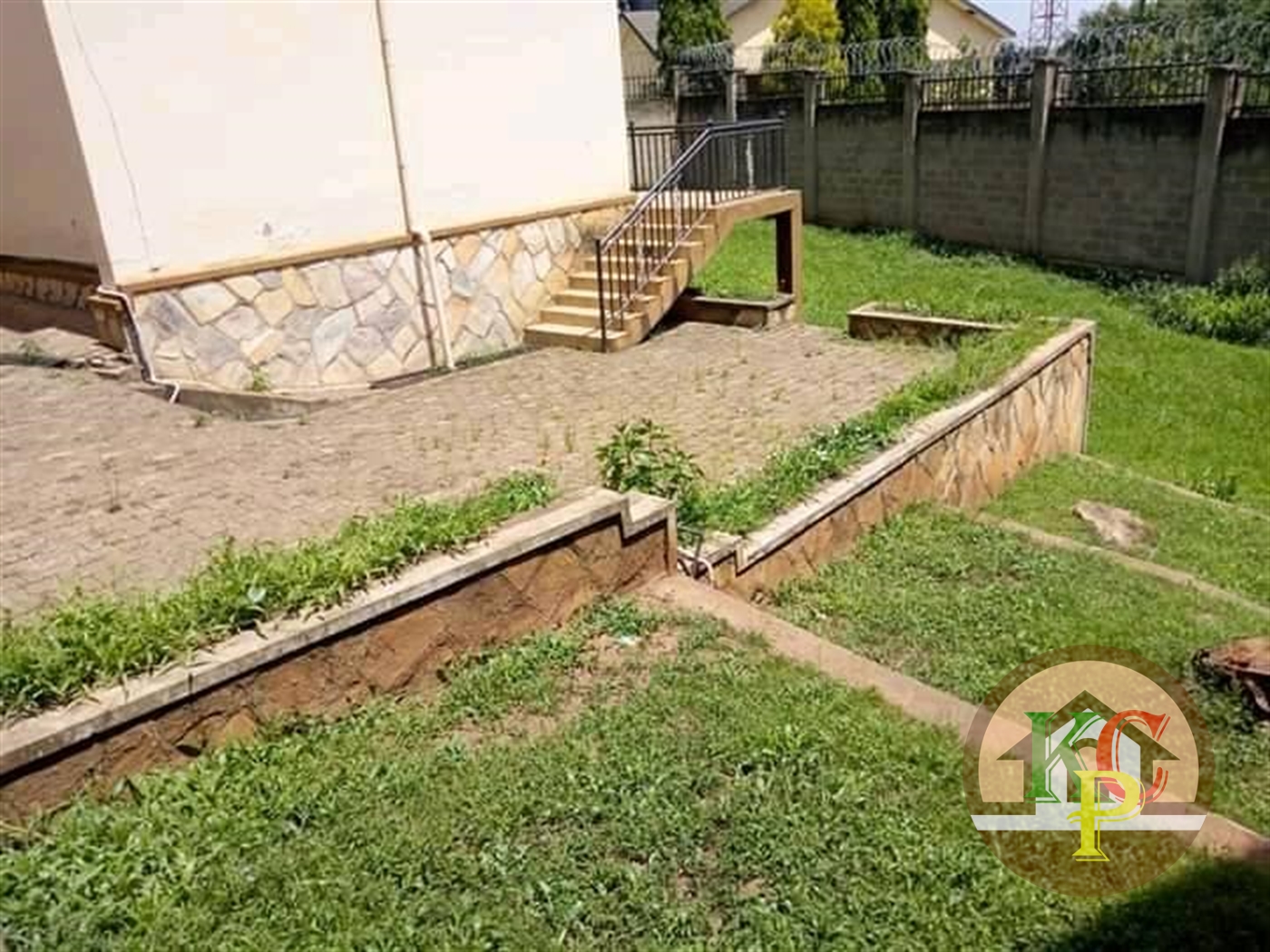 Bungalow for rent in Kololo Kampala