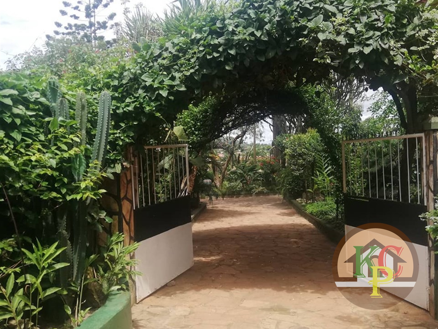 Semi Detached for rent in Kisaasi Kampala