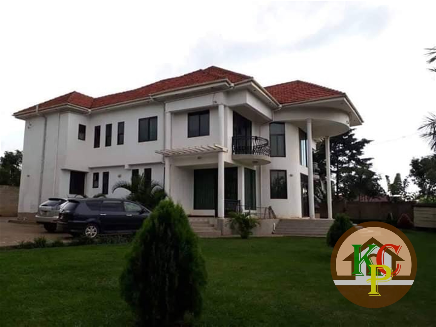 Mansion for sale in Kira Wakiso