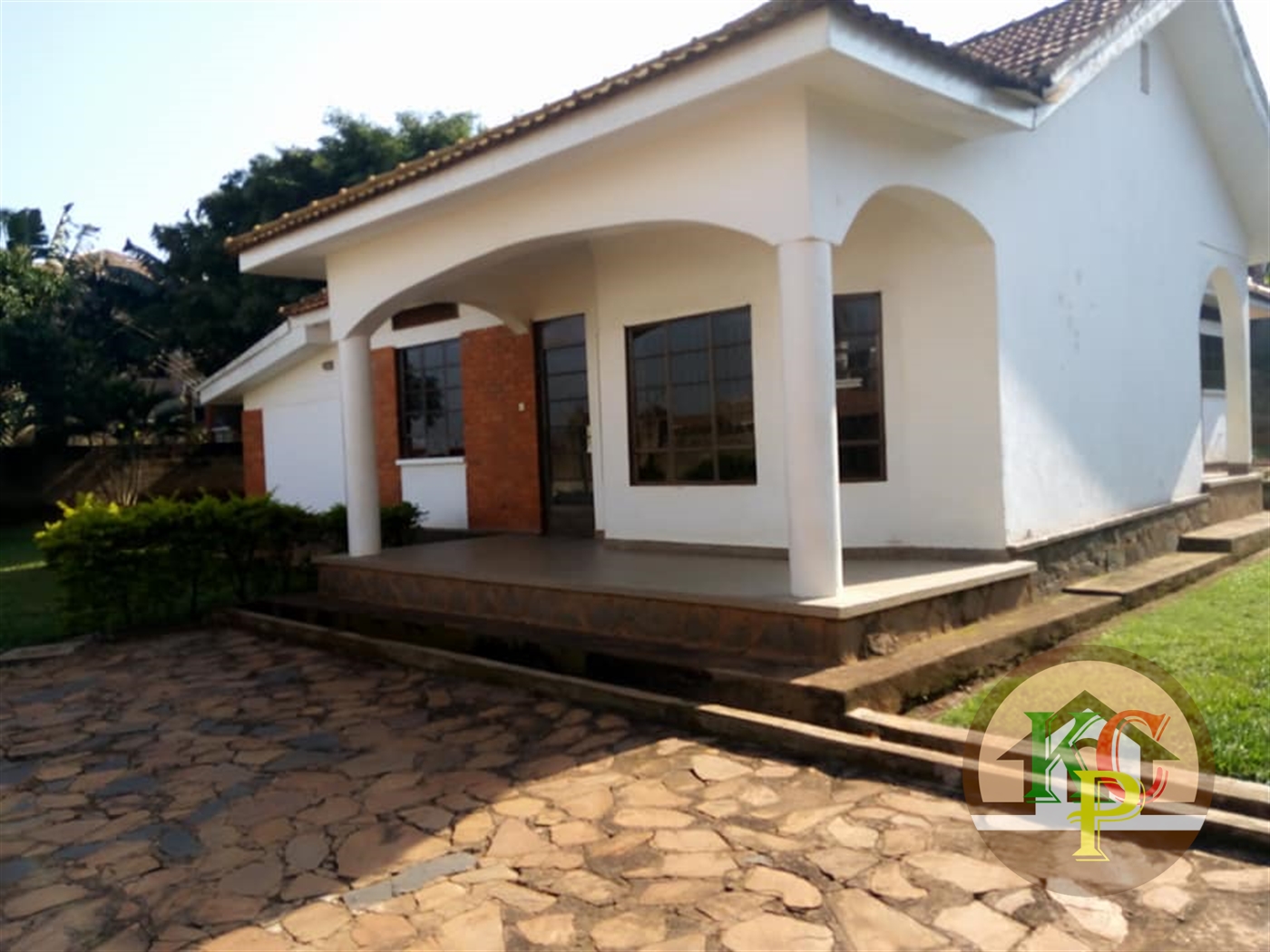 Bungalow for rent in Naalya Kampala