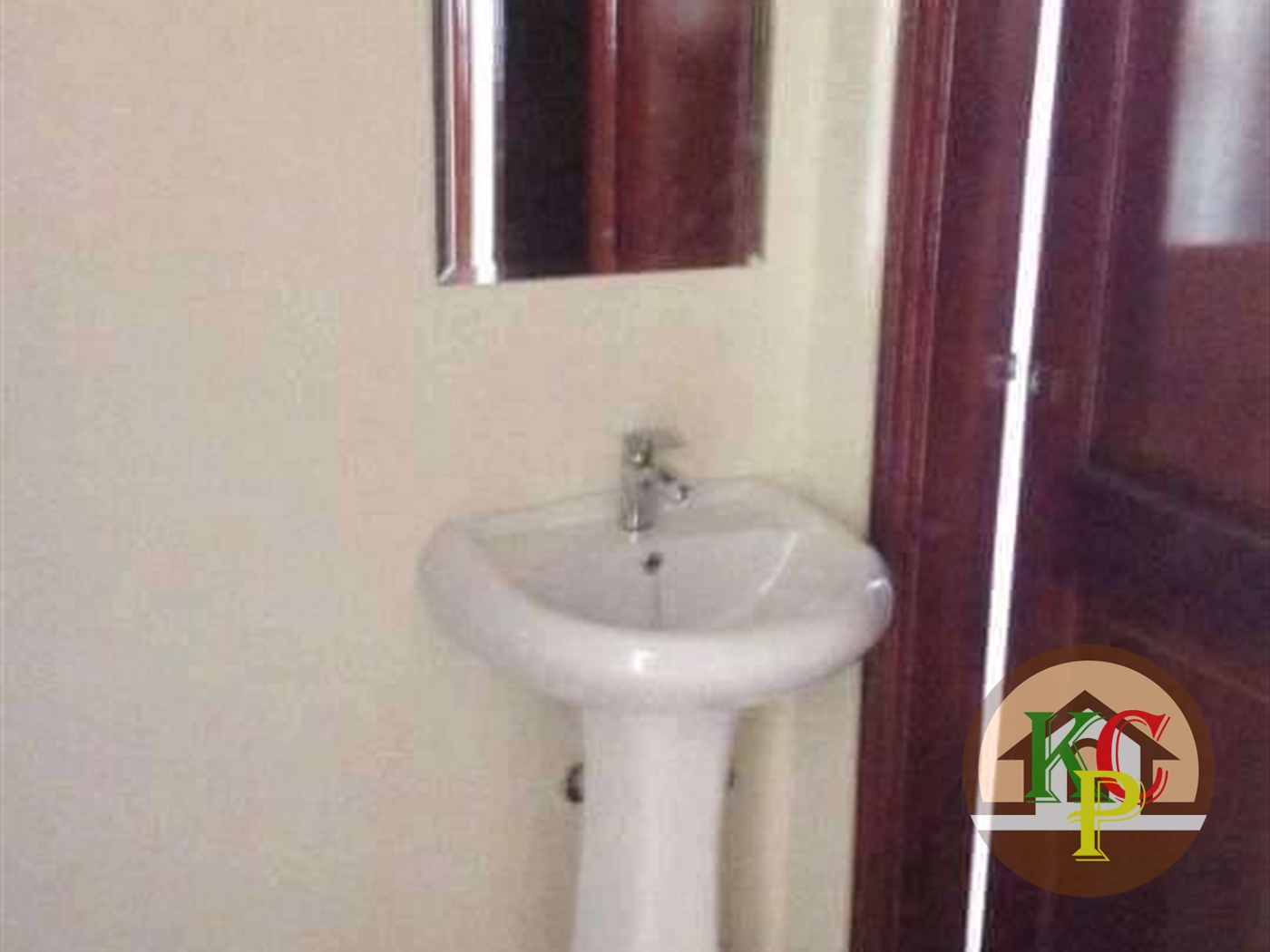 Semi Detached for rent in Mpererwe Kampala