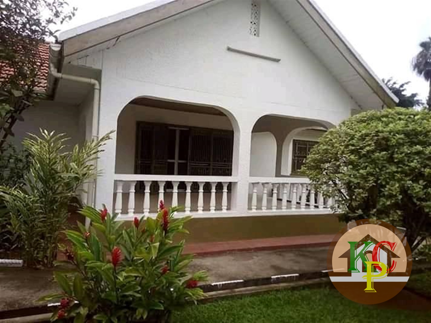 Bungalow for rent in Kololo Kampala