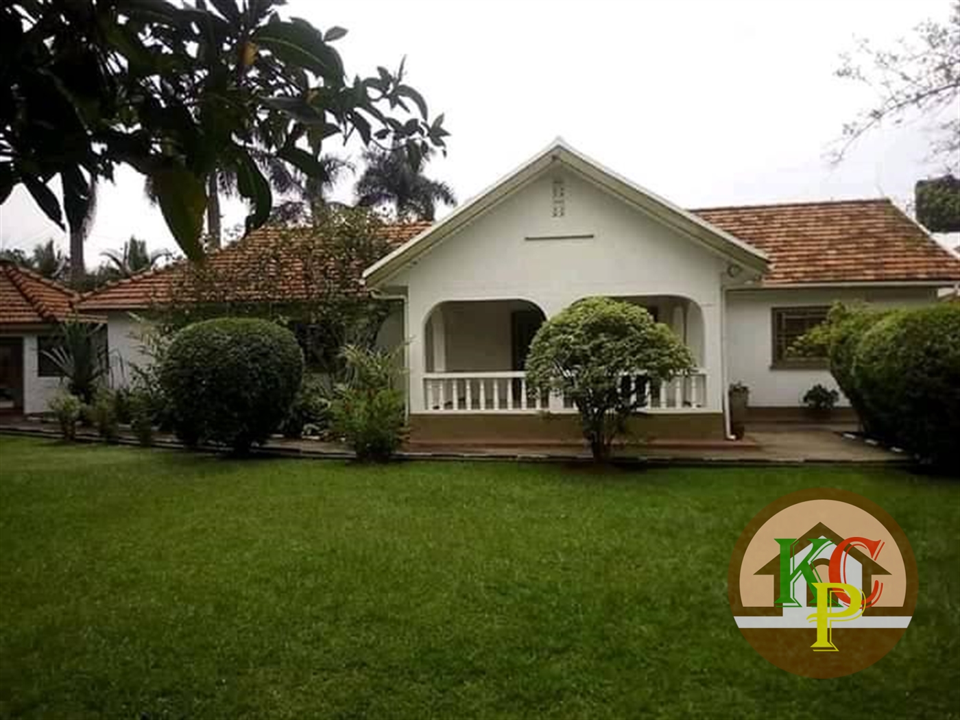 Bungalow for rent in Kololo Kampala