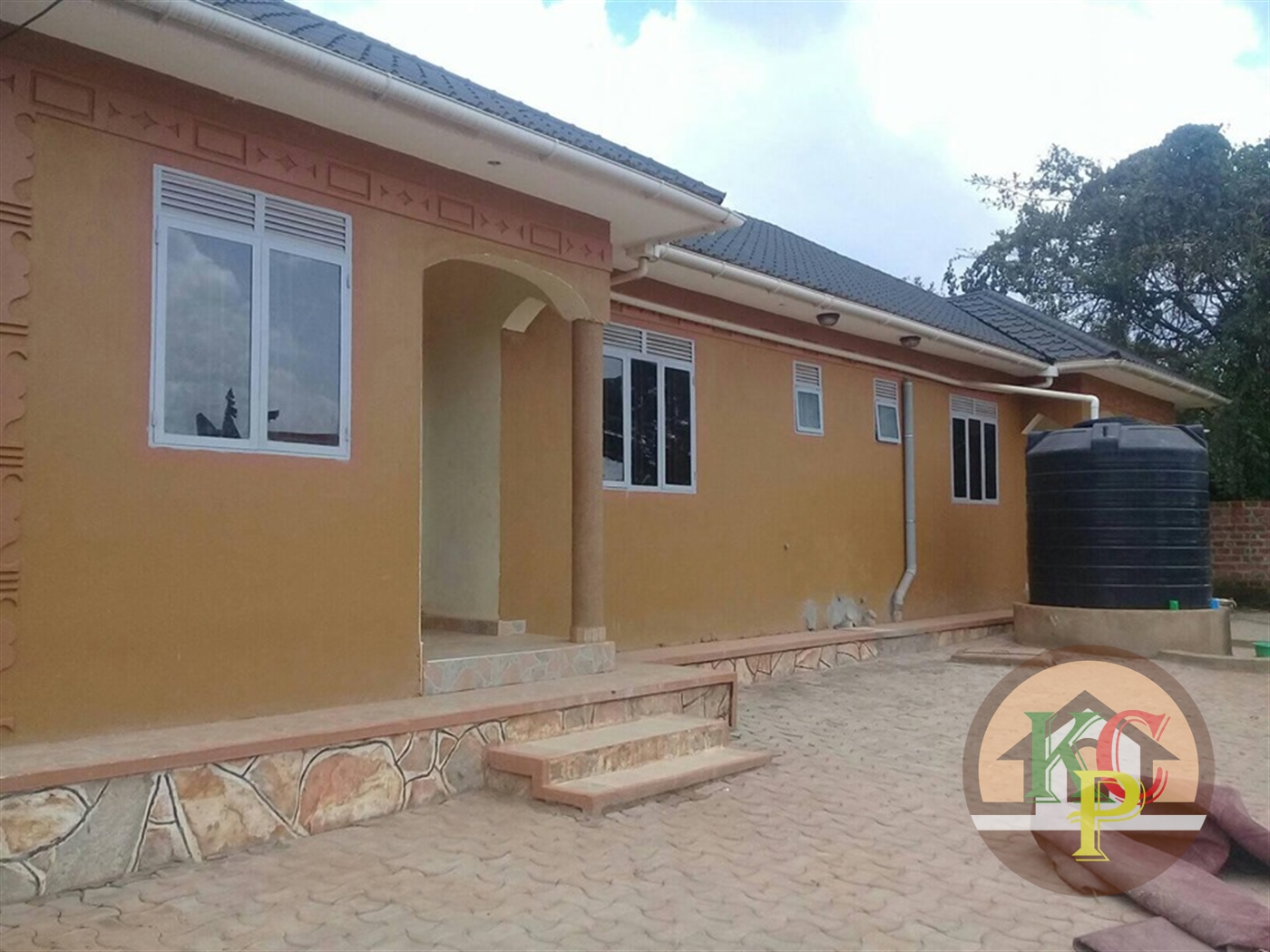 Semi Detached for rent in Mpererwe Kampala