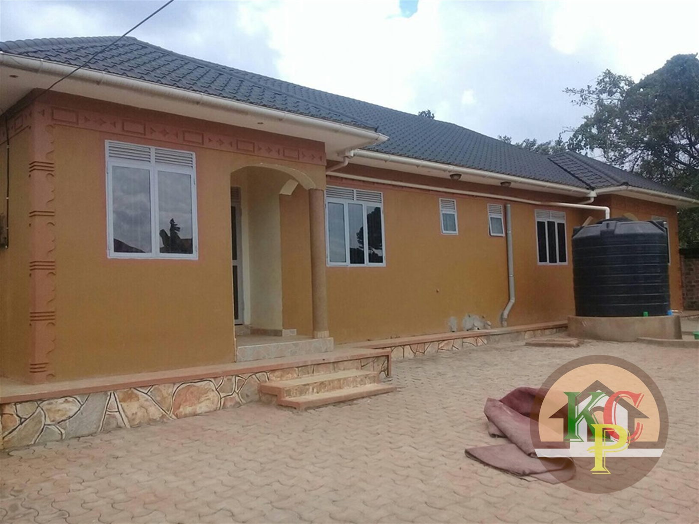 Semi Detached for rent in Mpererwe Kampala