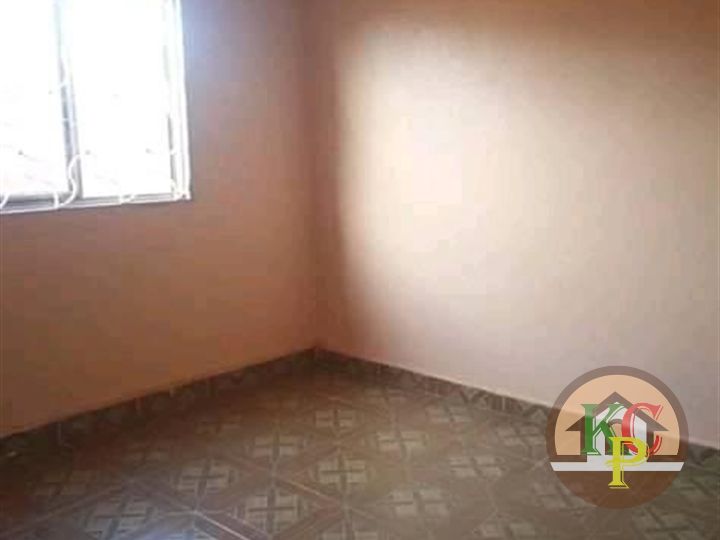 Semi Detached for rent in Mutungo Kampala