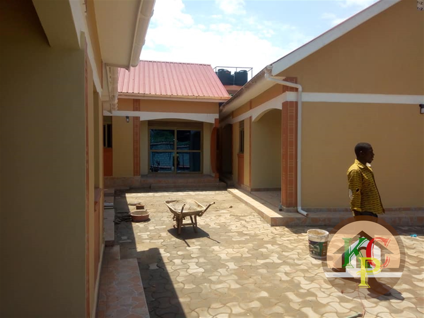 Semi Detached for rent in Kyaliwajjala Wakiso