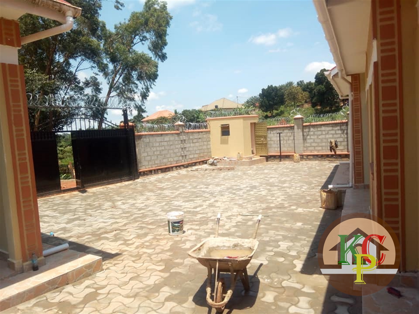 Semi Detached for rent in Kyaliwajjala Wakiso