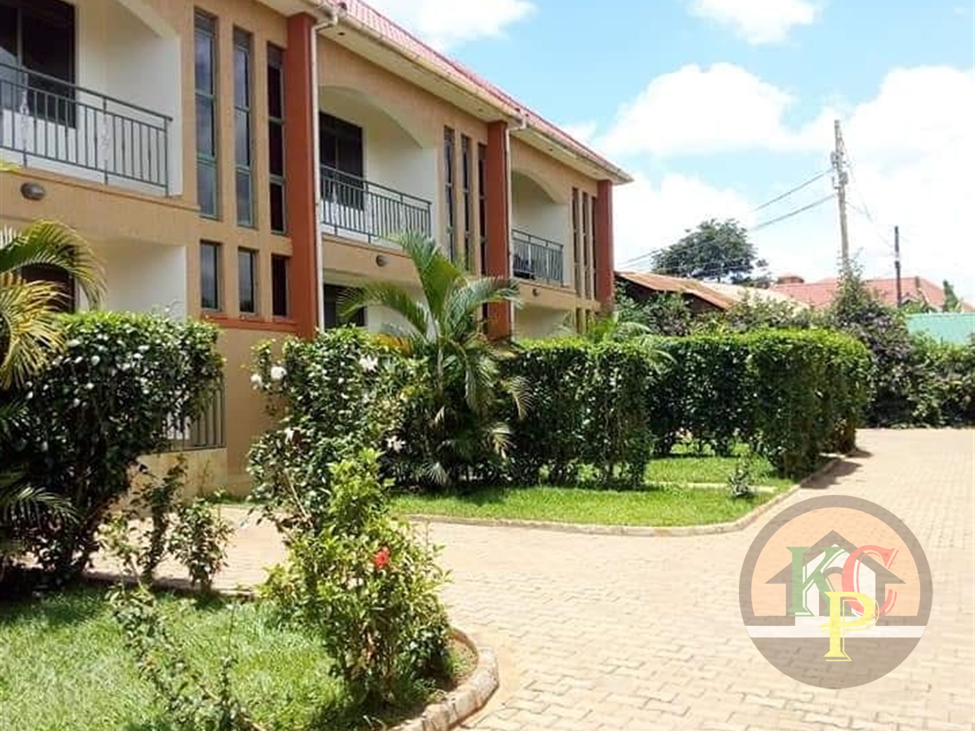 Duplex for rent in Bukoto Kampala