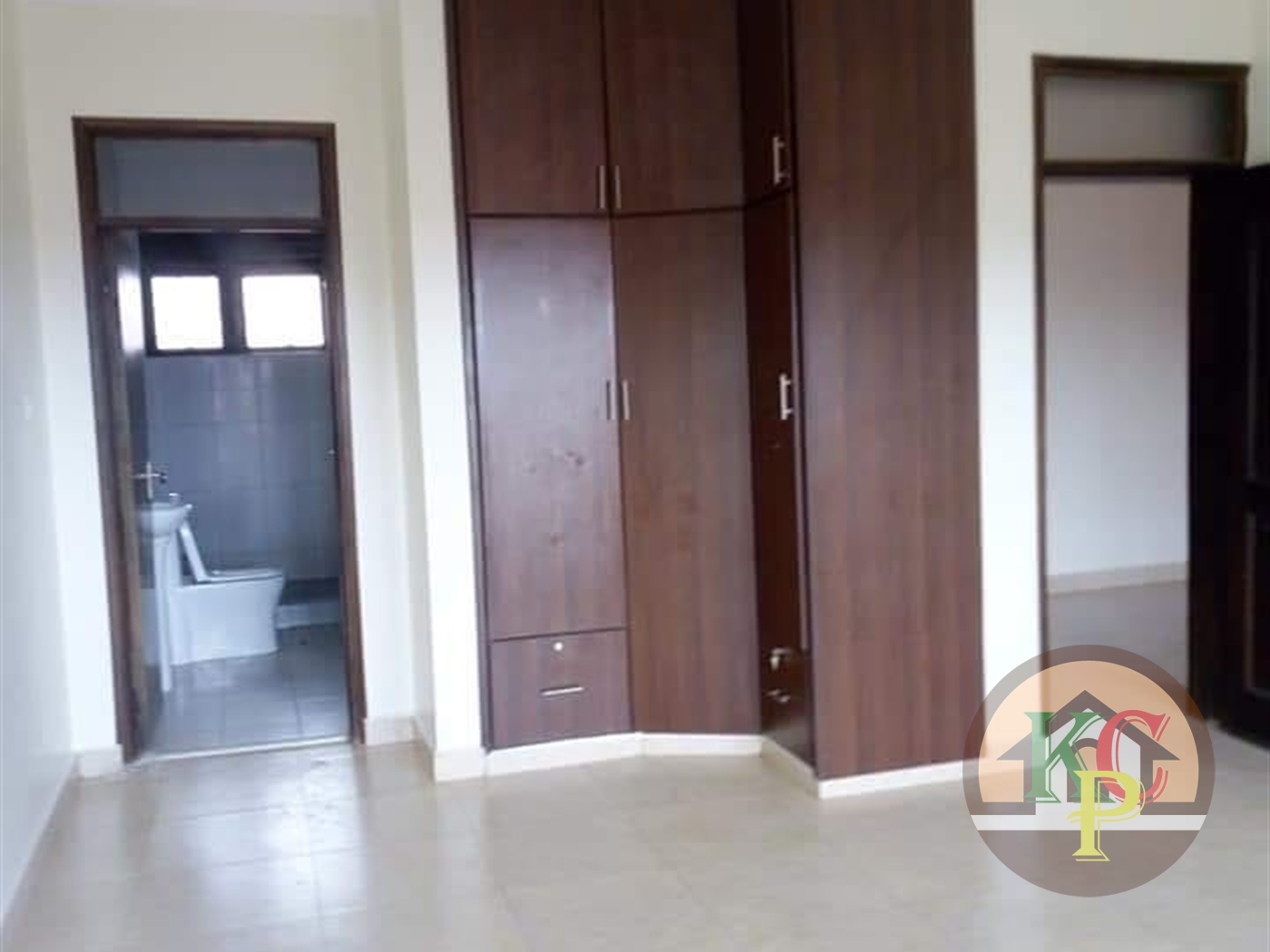 Duplex for rent in Bukoto Kampala