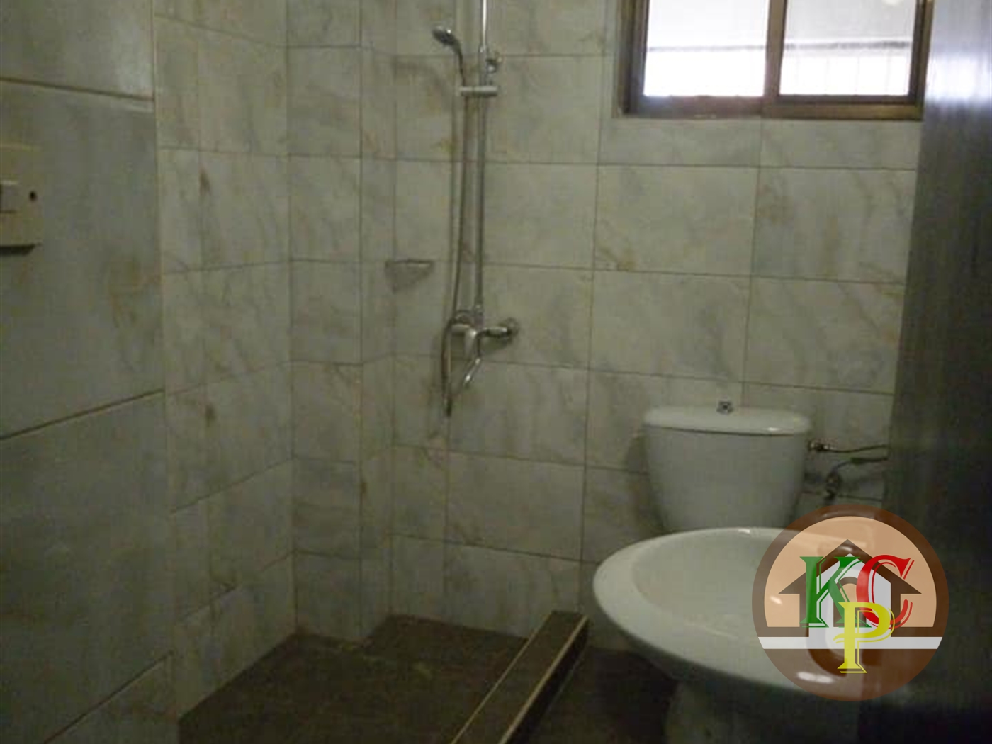 Bungalow for rent in Bugoloobi Kampala