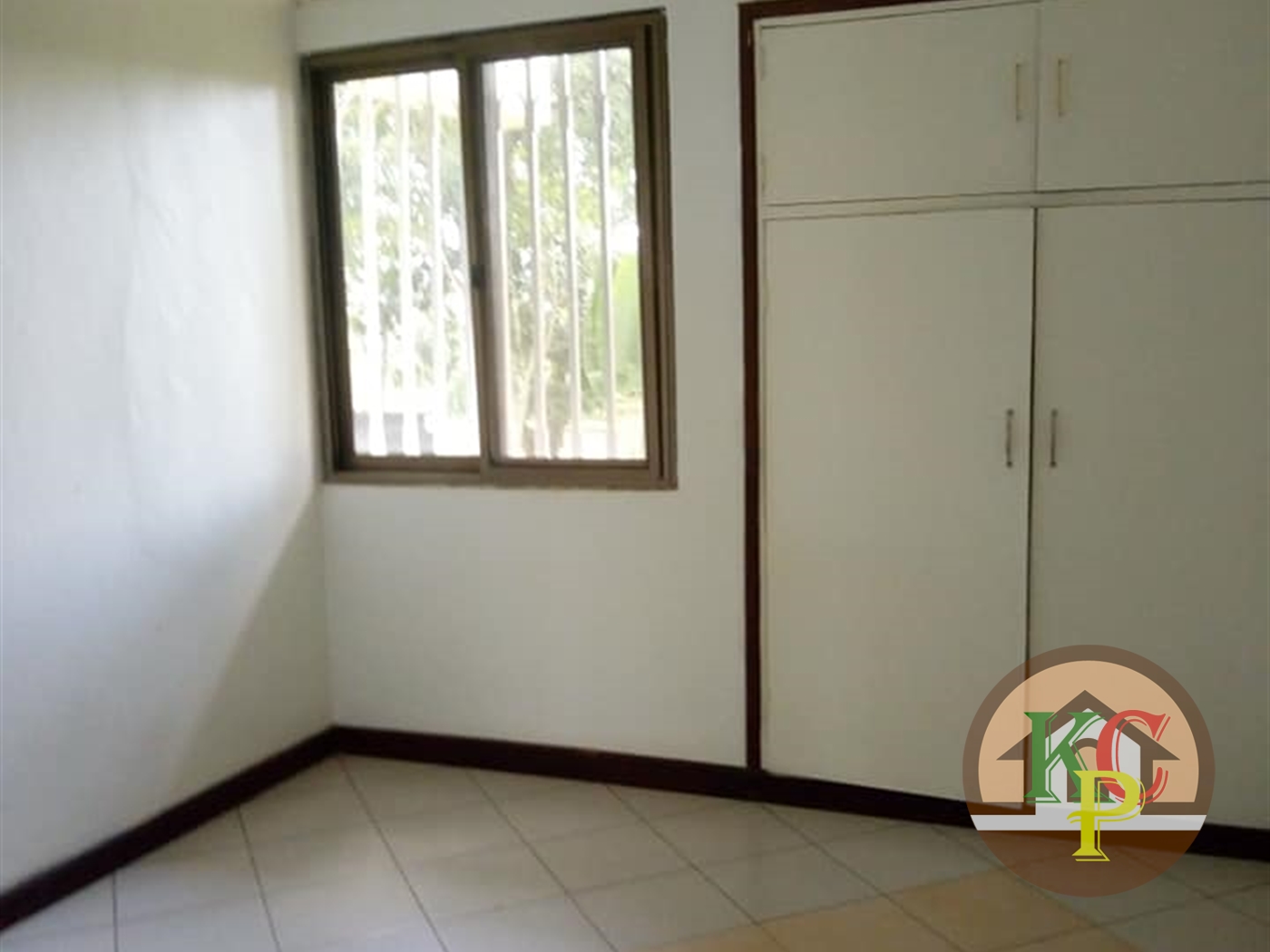 Bungalow for rent in Bugoloobi Kampala