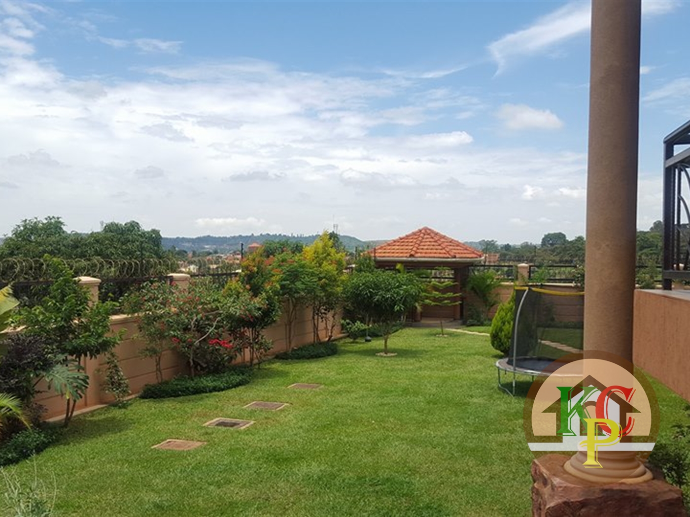 Mansion for rent in Lubowa Wakiso