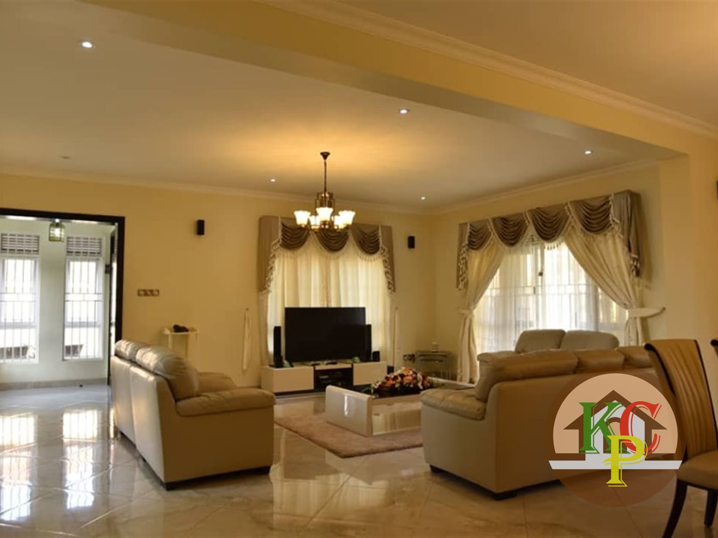 Villa for sale in Munyonyo Kampala