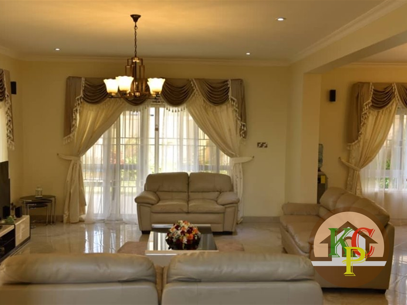 Villa for sale in Munyonyo Kampala