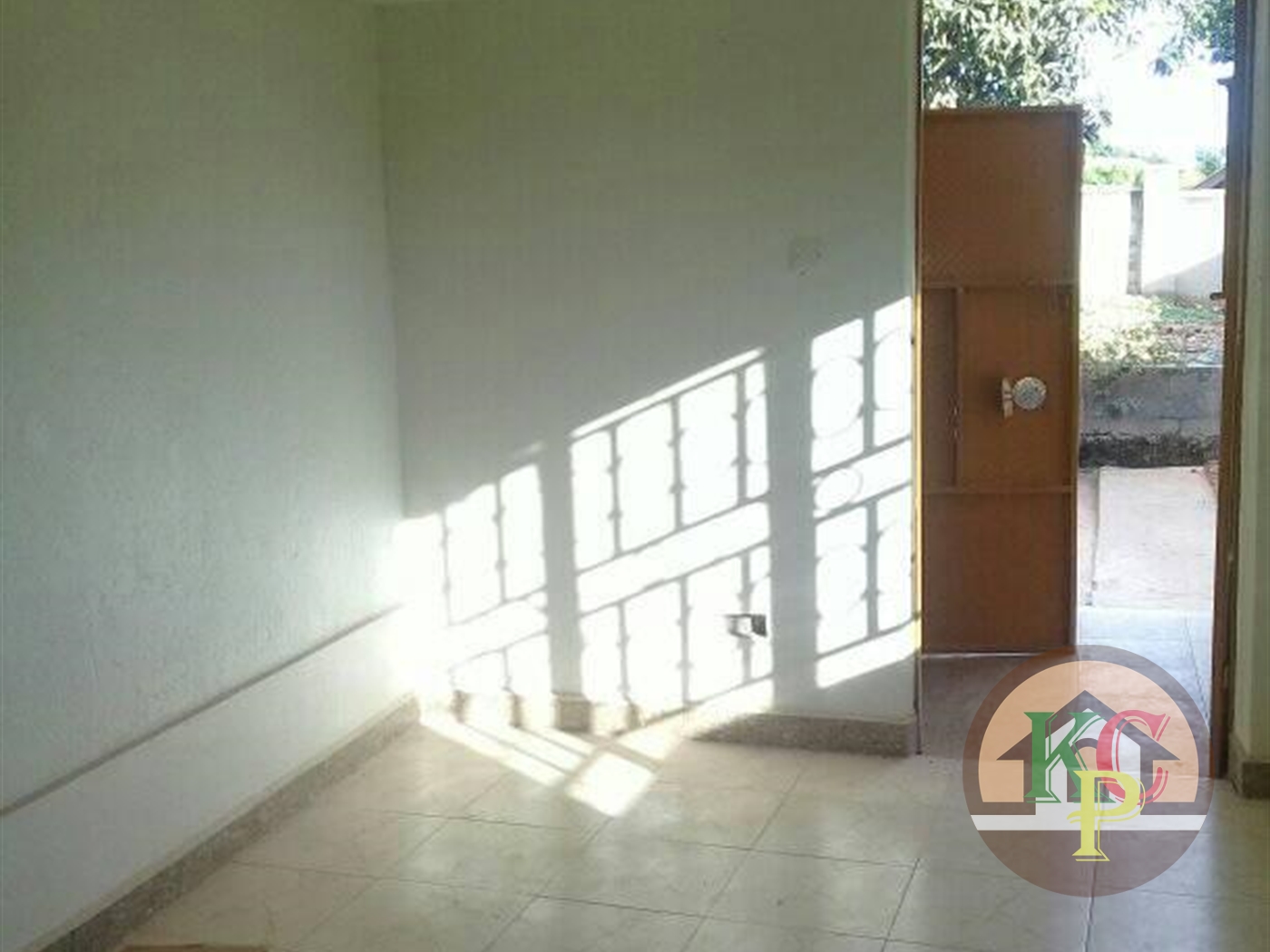 Semi Detached for rent in Mpererwe Kampala