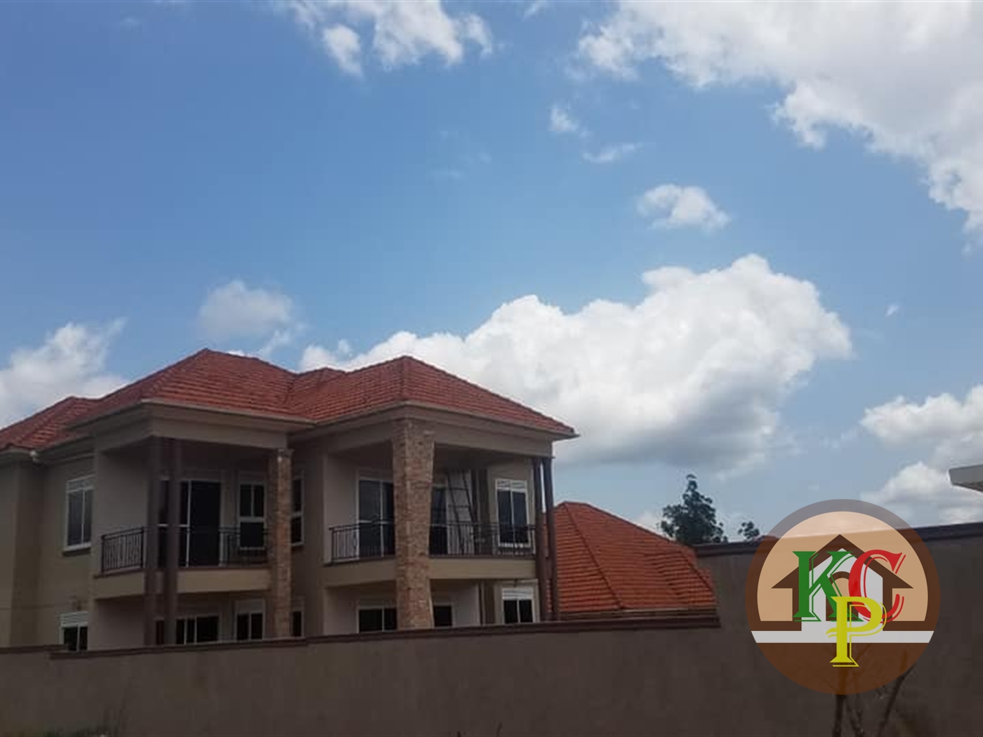 Mansion for sale in Kira Wakiso