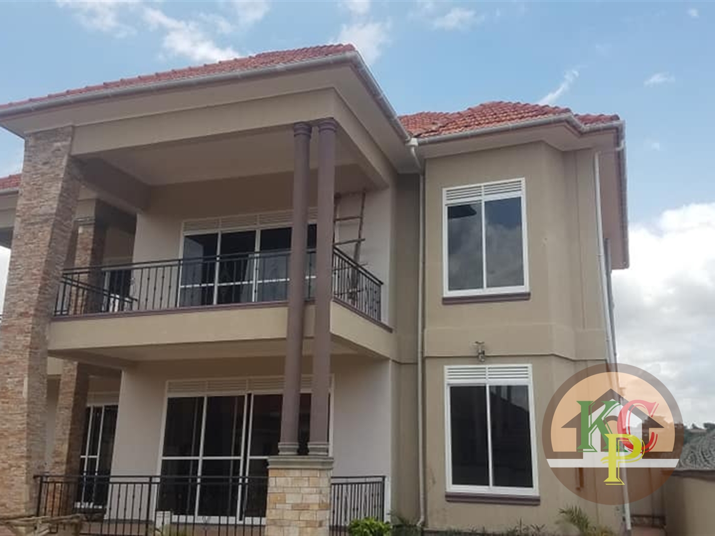 Mansion for sale in Kira Wakiso