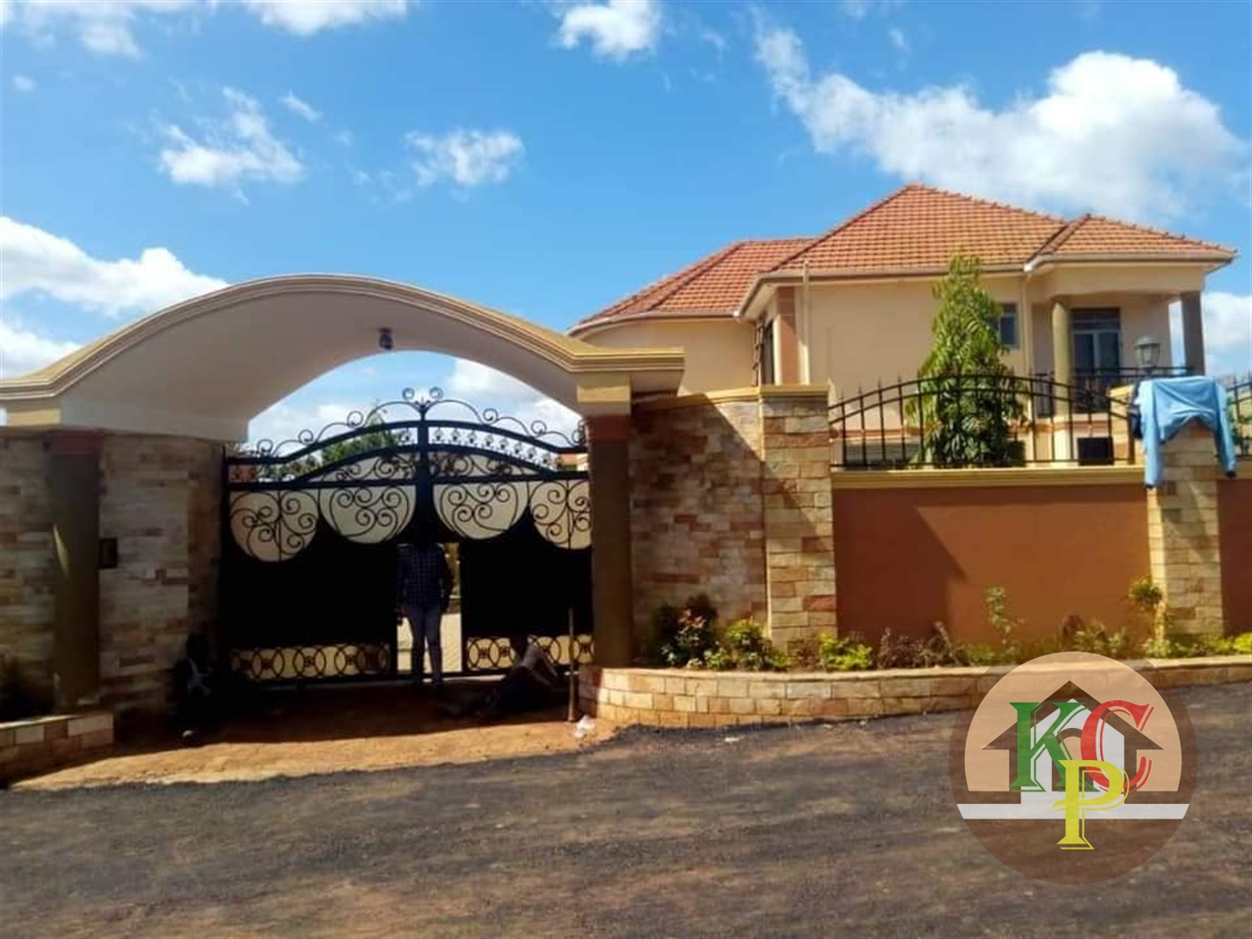 Mansion for sale in Kajjansi Wakiso