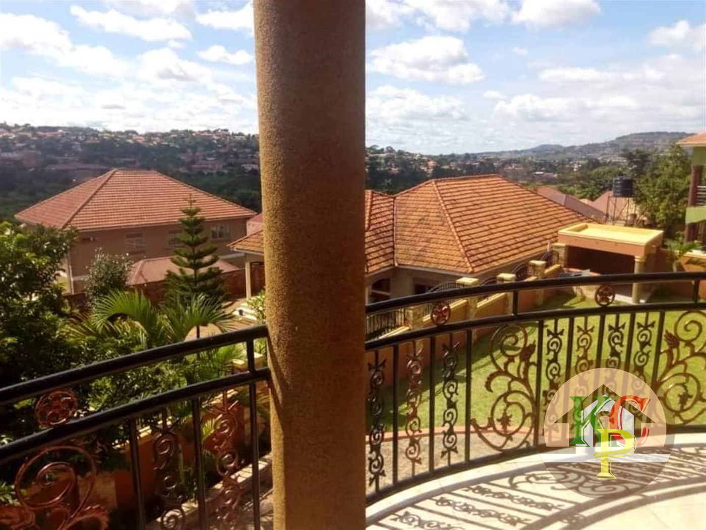 Mansion for sale in Kajjansi Wakiso