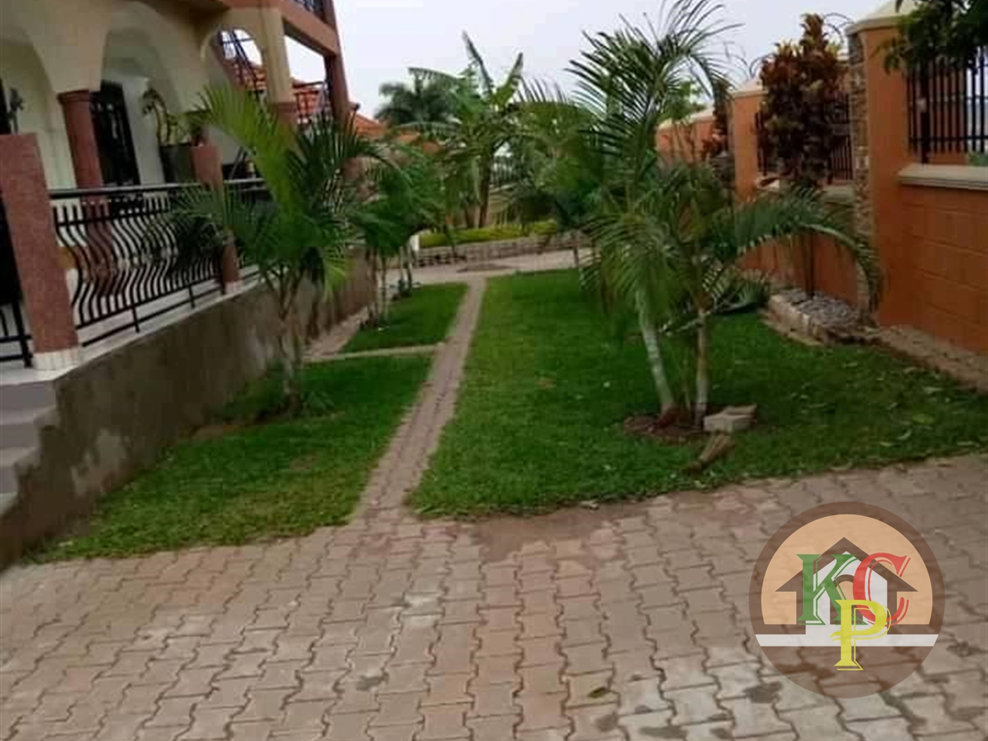 Mansion for rent in Mutungo Kampala