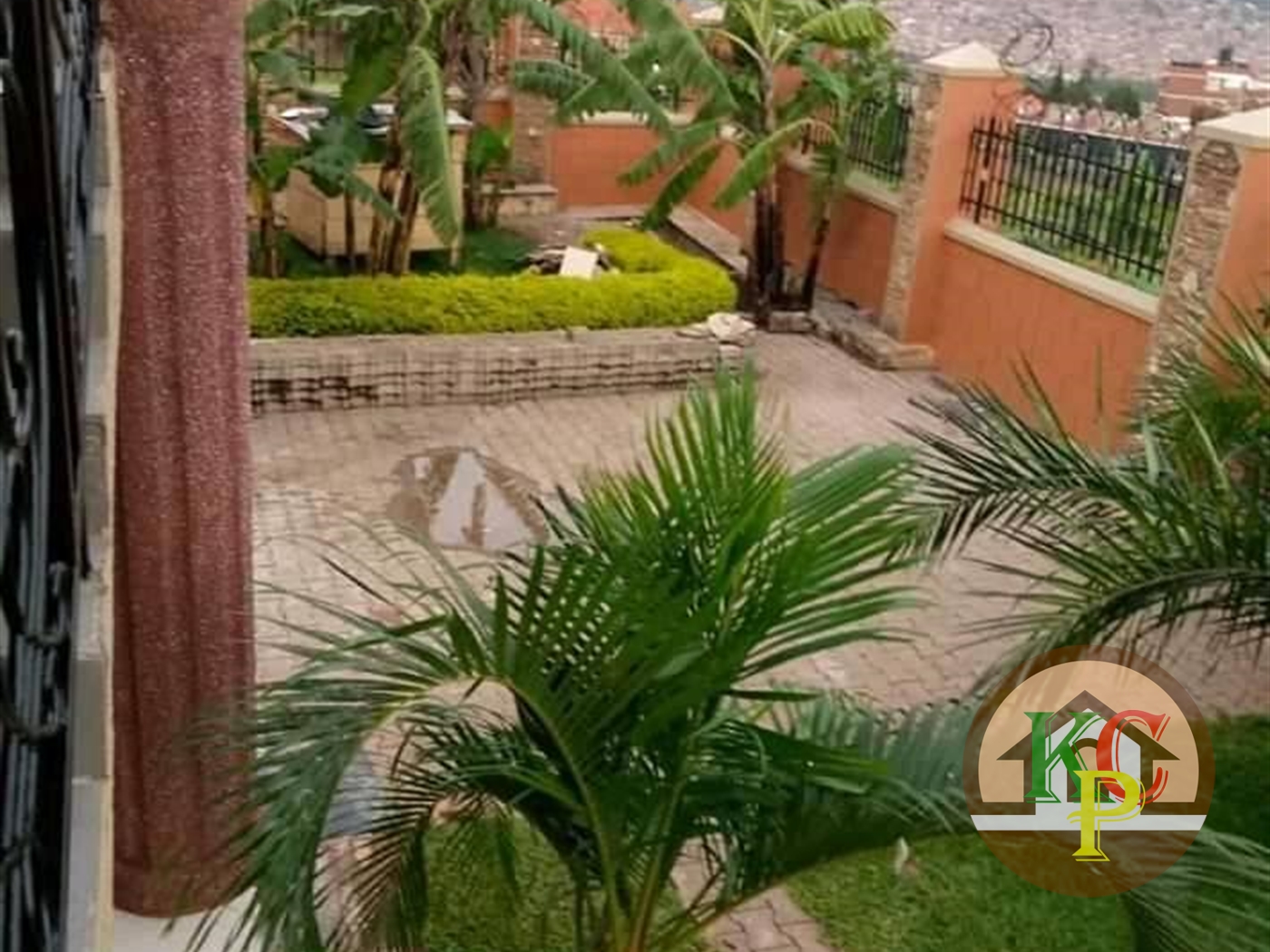 Mansion for rent in Mutungo Kampala