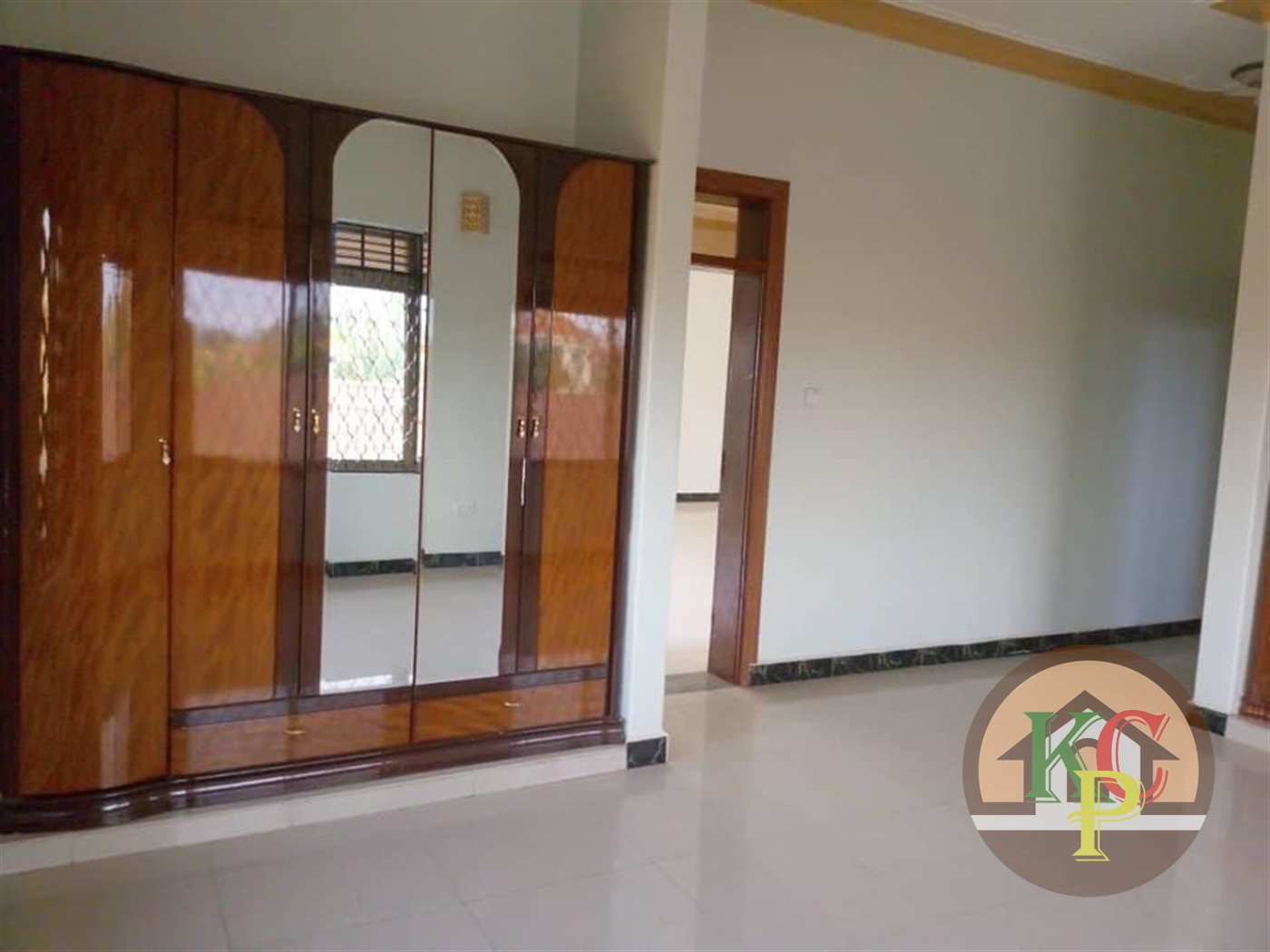 Mansion for sale in Gayaza Wakiso