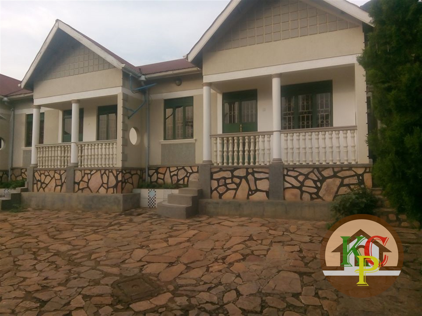 Semi Detached for rent in Bweyogerere Wakiso