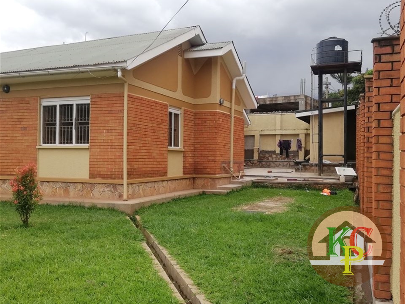 Bungalow for rent in Bukoto Kampala