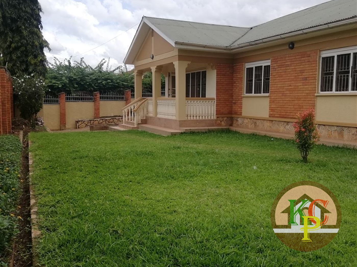 Bungalow for rent in Bukoto Kampala