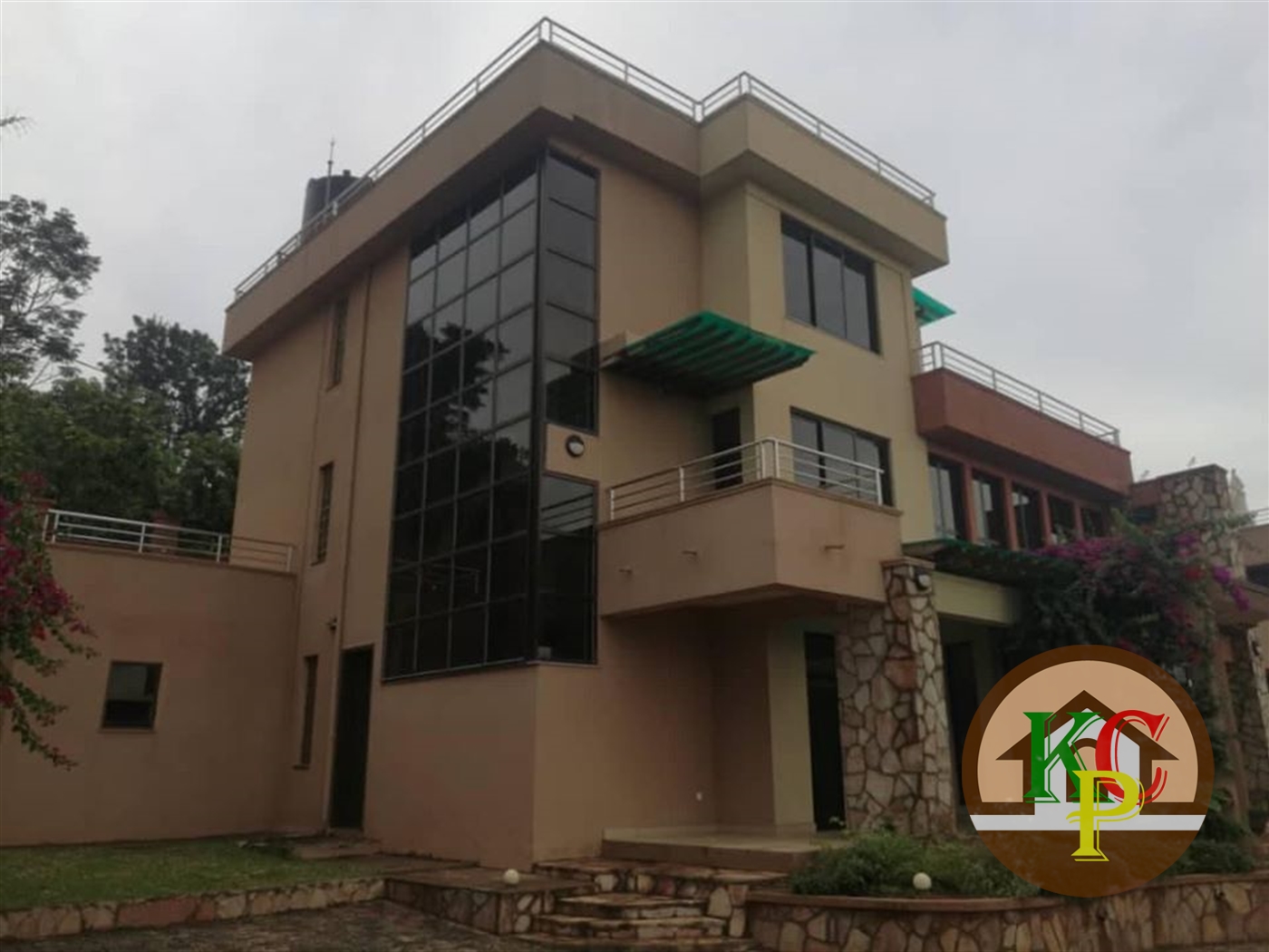 Mansion for sale in Munyonyo Kampala