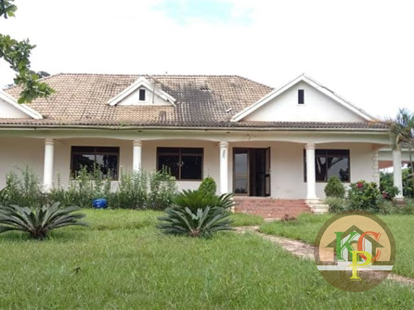 Mansion for sale in Banda Wakiso