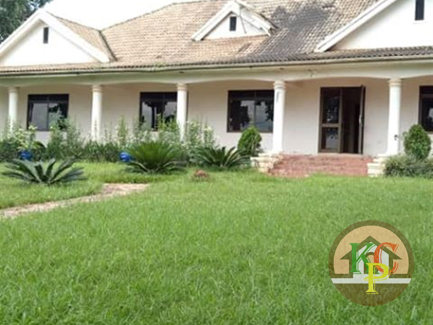 Mansion for sale in Banda Wakiso