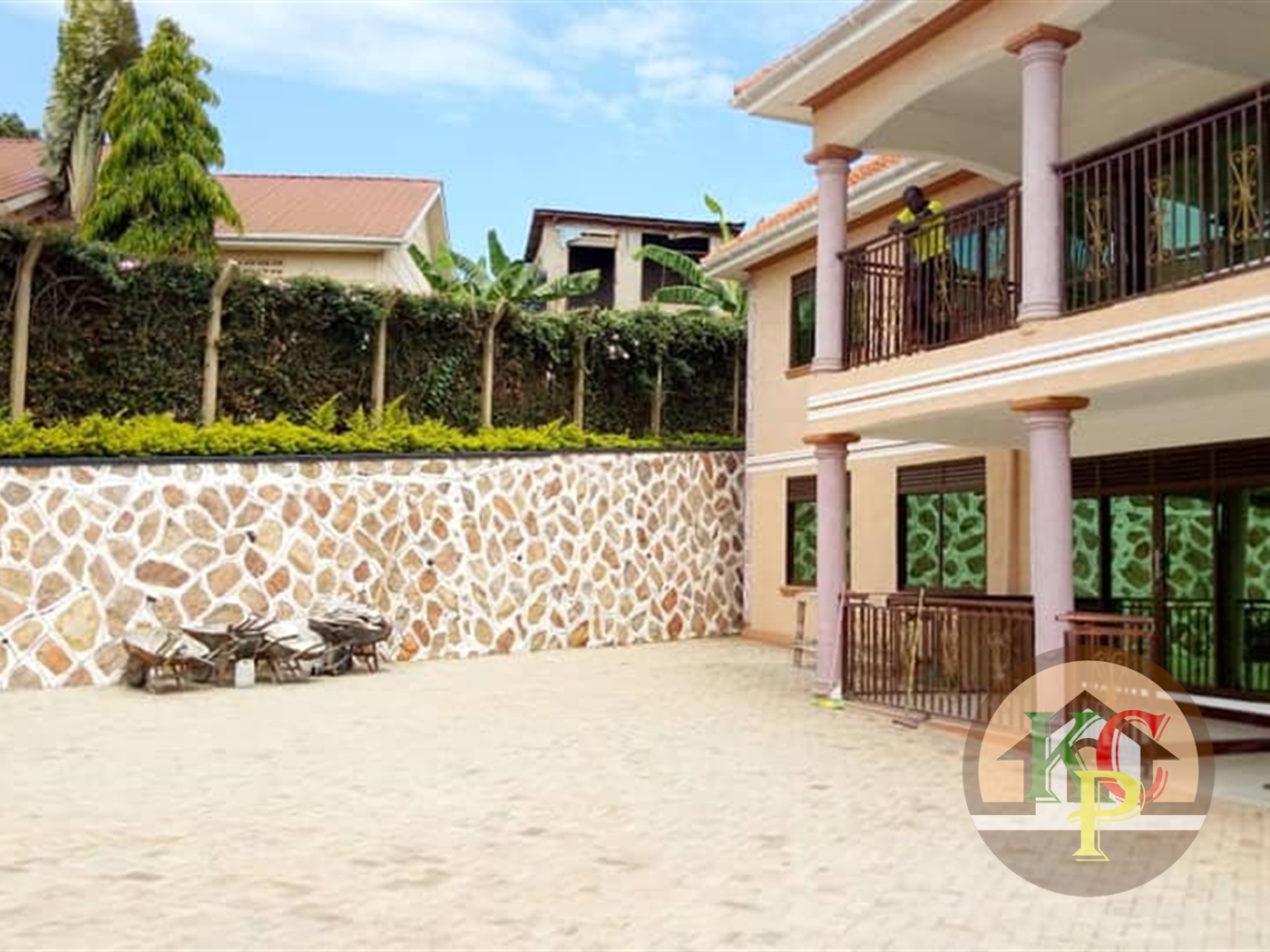 Mansion for sale in Seguku Wakiso