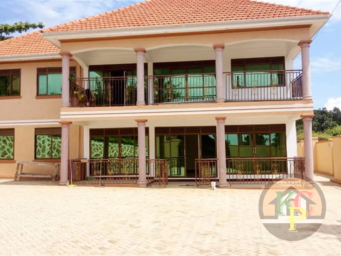 Mansion for sale in Seguku Wakiso