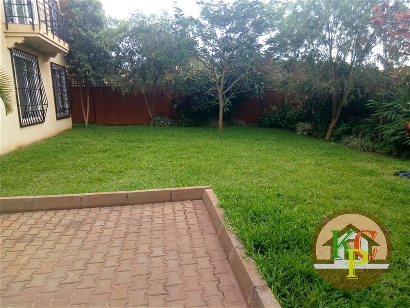 Mansion for rent in Lubowa Wakiso