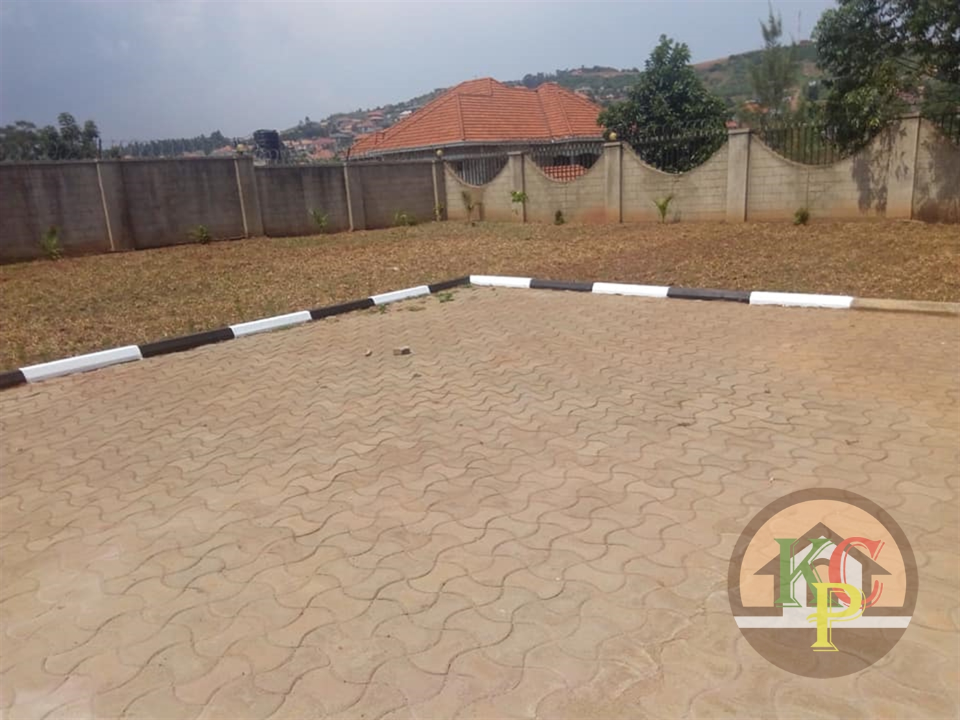 Mansion for sale in Seguku Wakiso