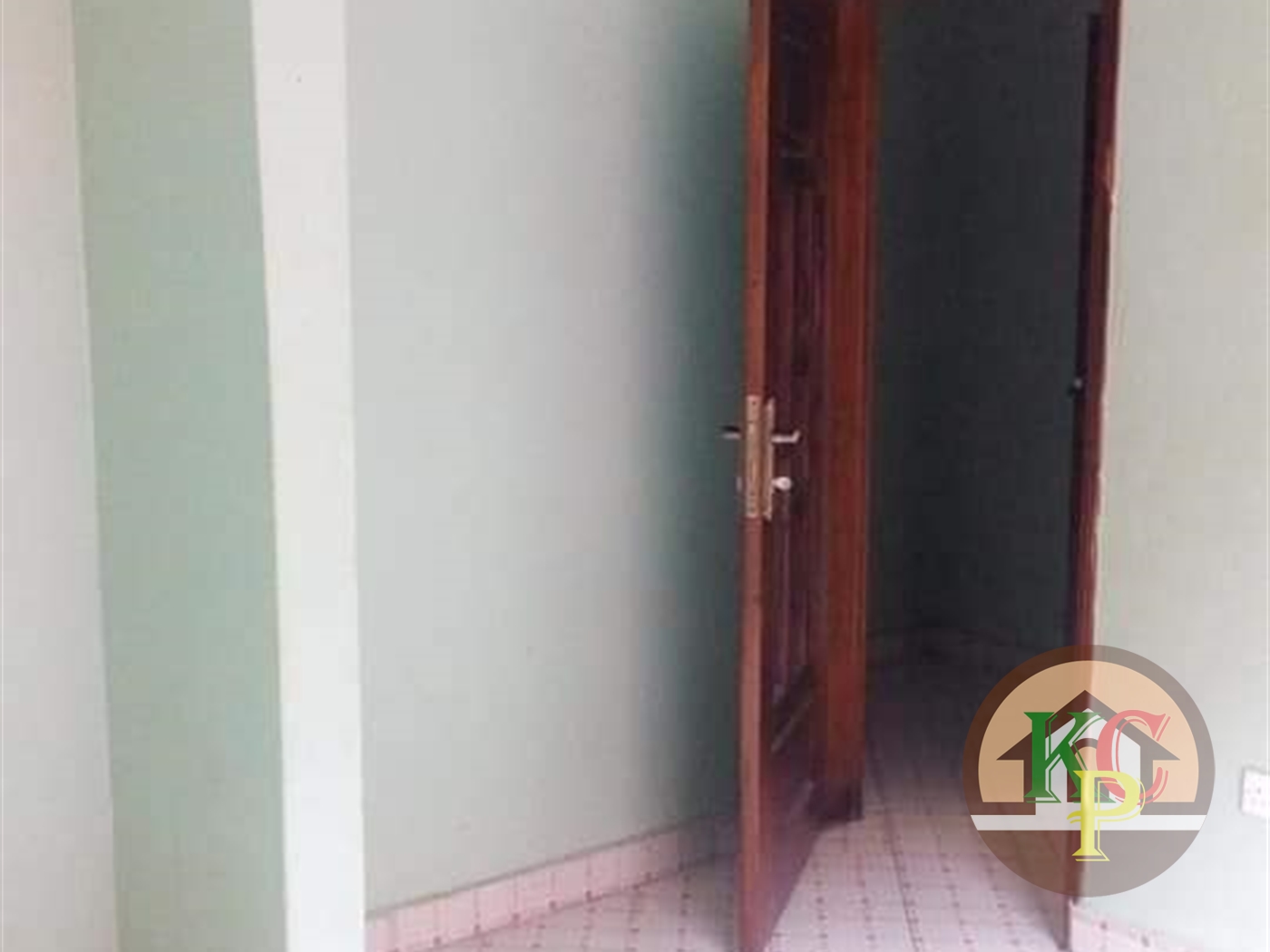 Semi Detached for rent in Mpererwe Kampala