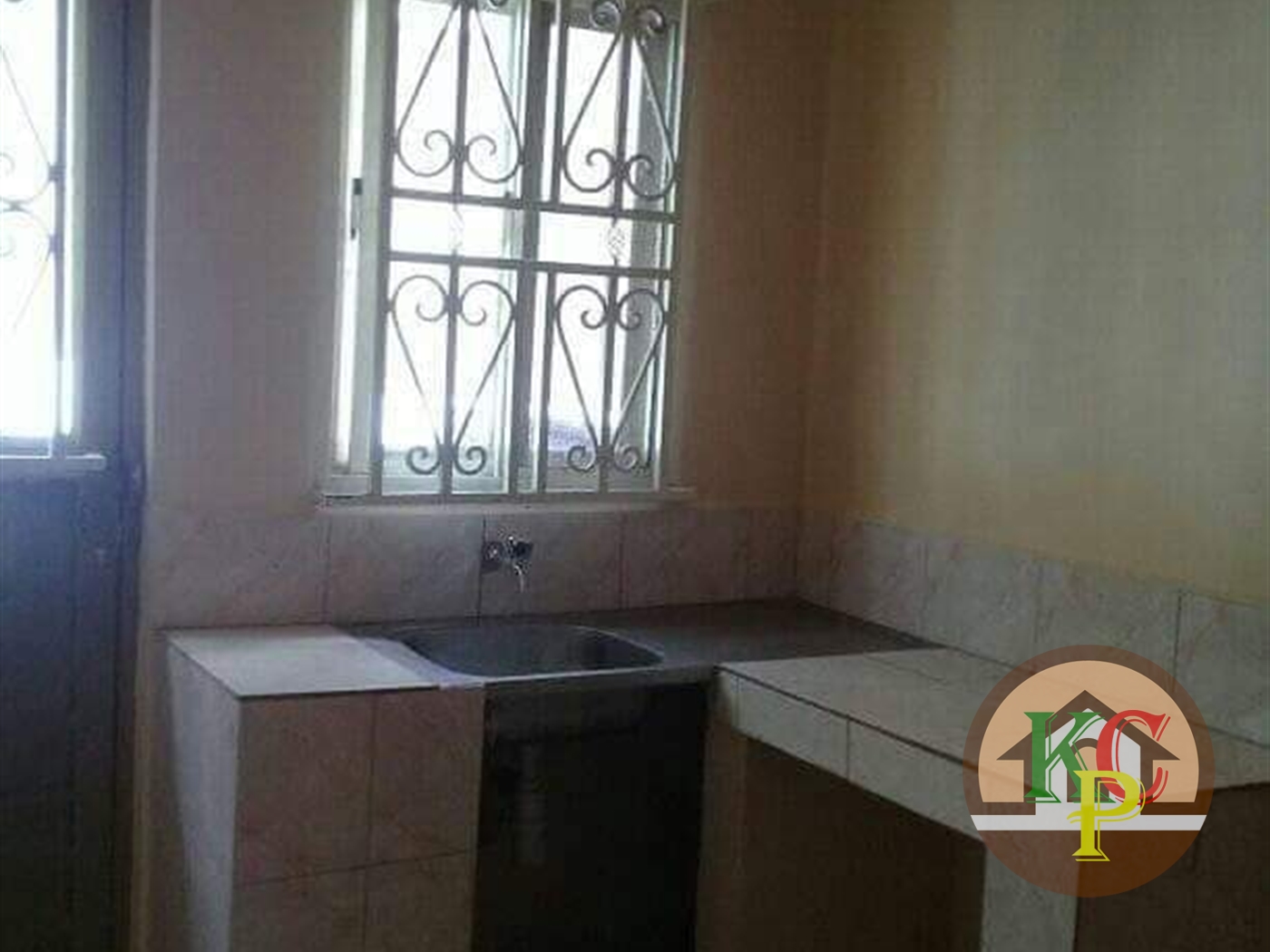 Semi Detached for rent in Kanyanya Kampala