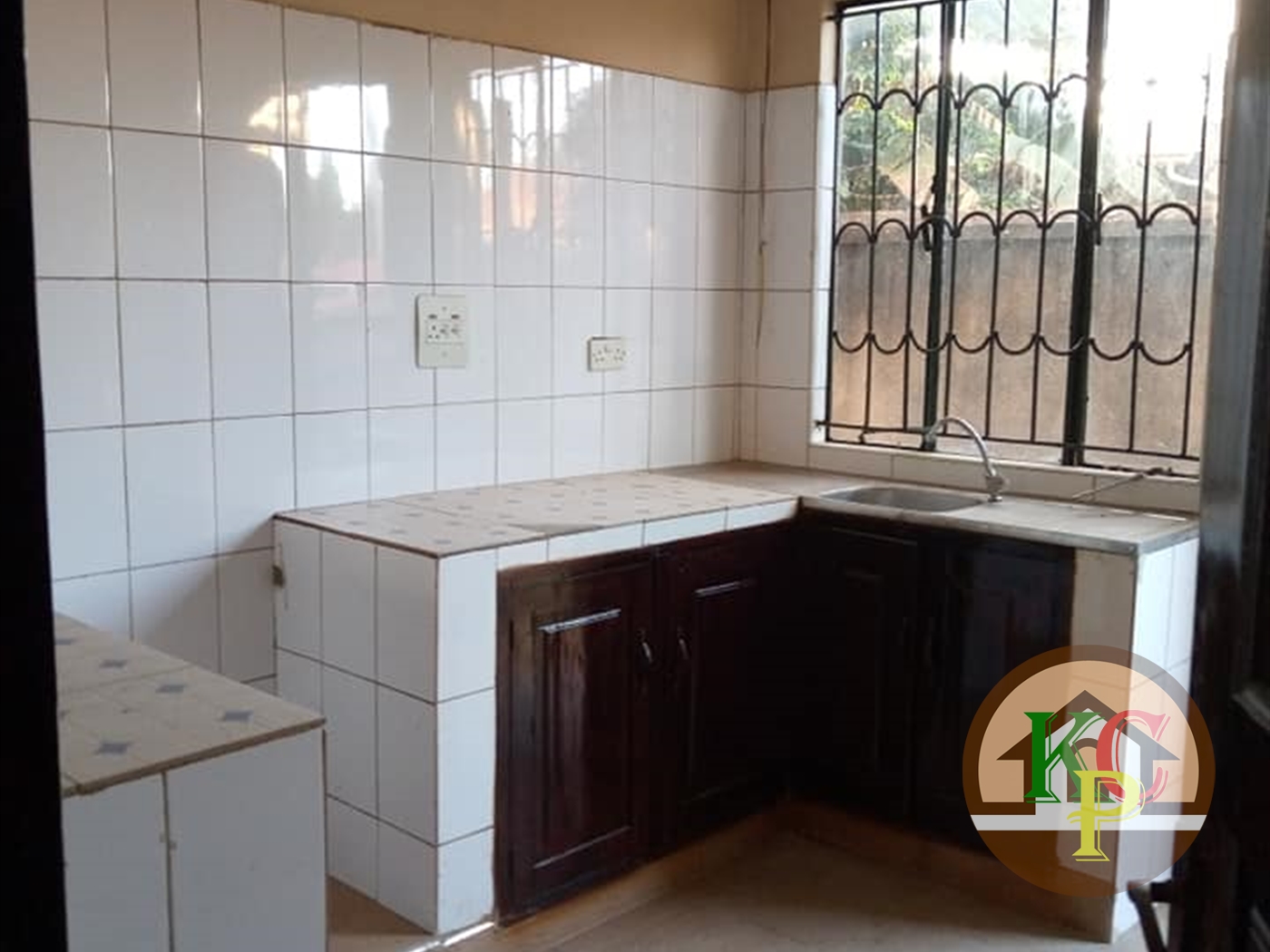 Semi Detached for rent in Kanyanya Kampala