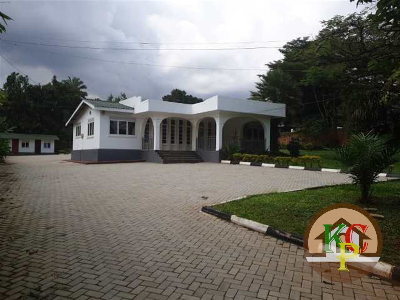 Mansion for rent in Kololo Kampala