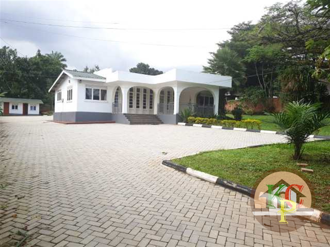 Mansion for rent in Kololo Kampala