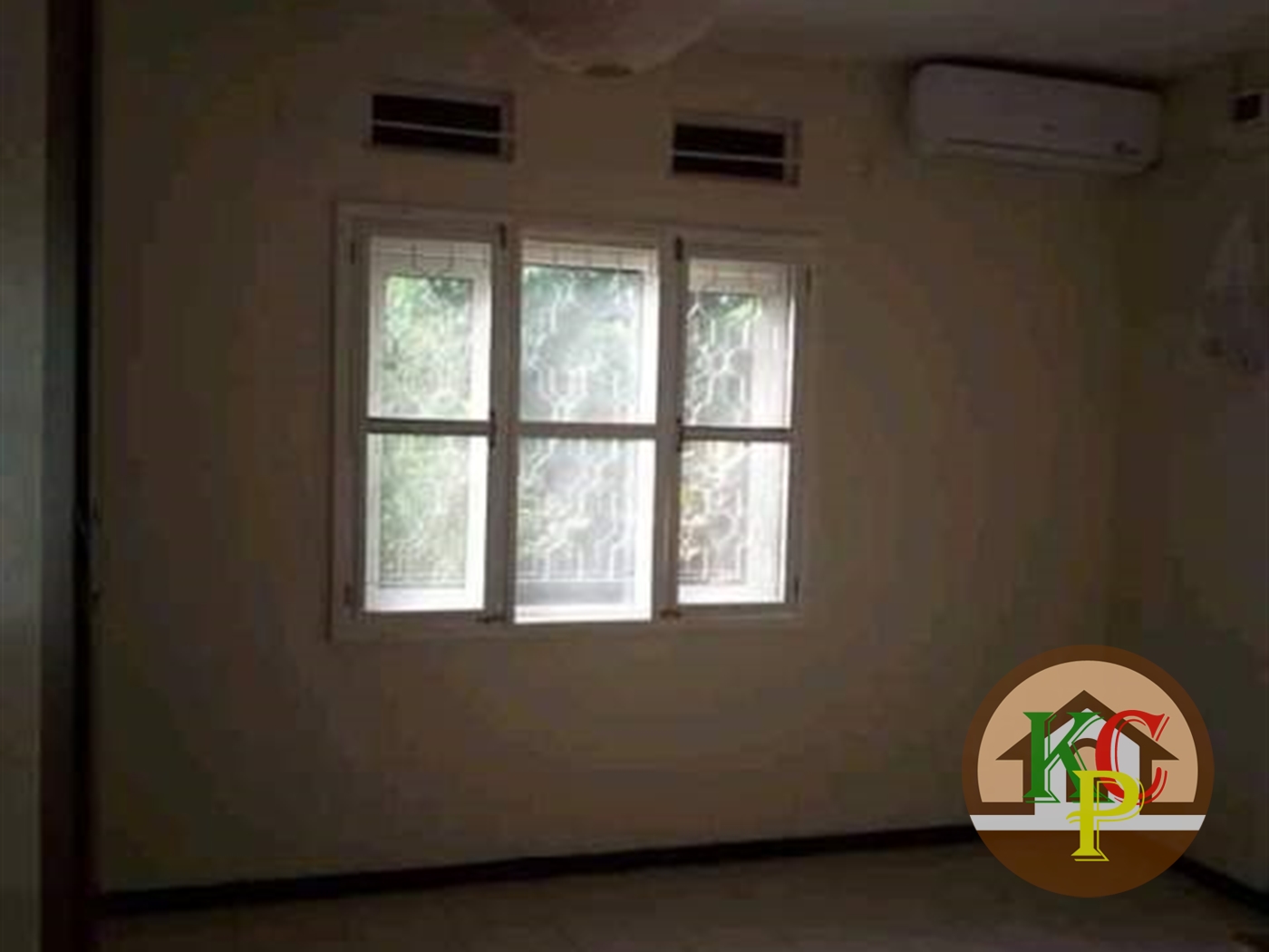 Bungalow for rent in Bugoloobi Kampala