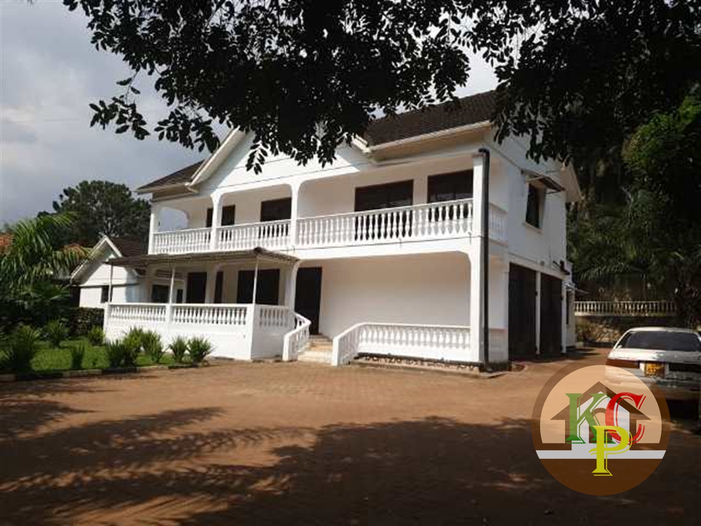 Mansion for sale in Bugoloobi Kampala