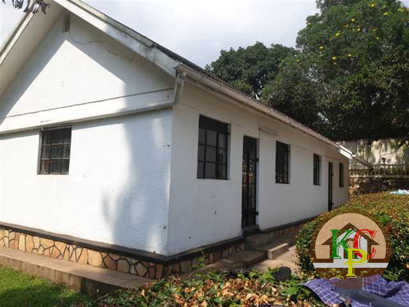 Mansion for sale in Bugoloobi Kampala