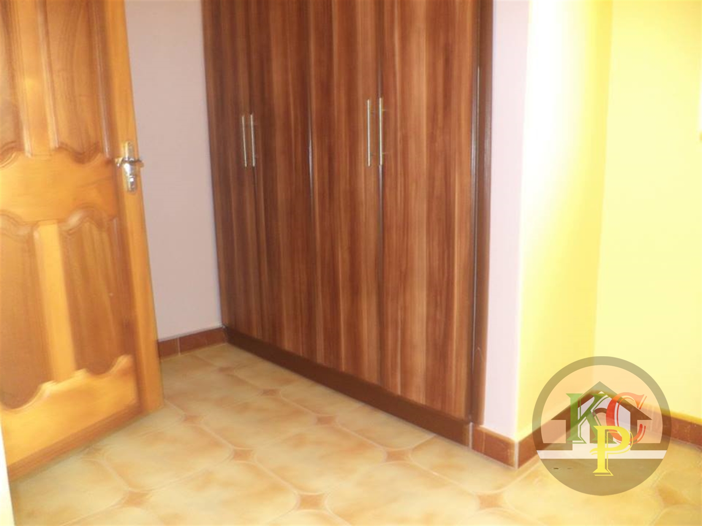 Semi Detached for rent in Kitende Kampala